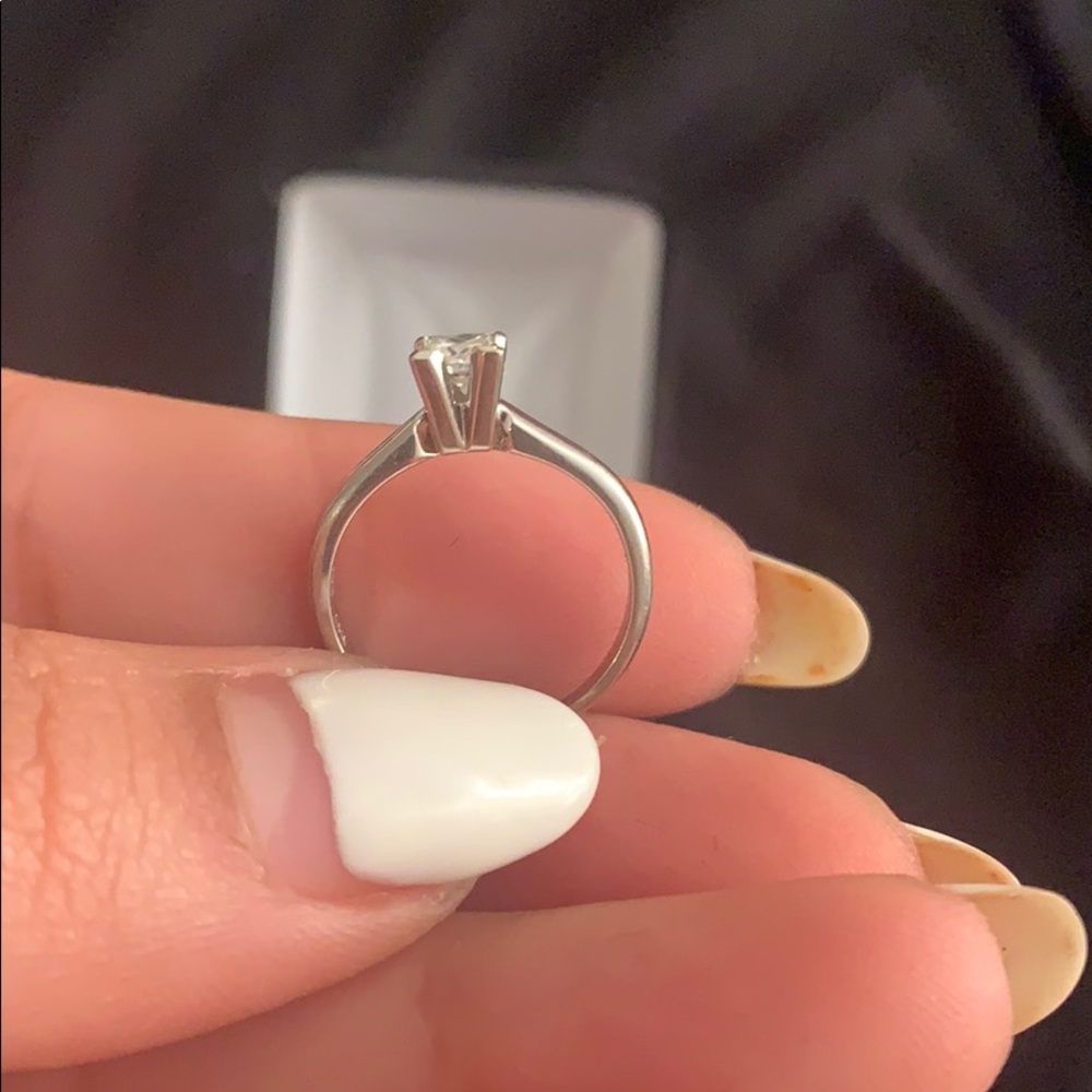 Diamond ring14k - Picture 2 of 3